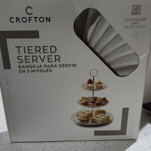 Crofton Classic White Tiered Server